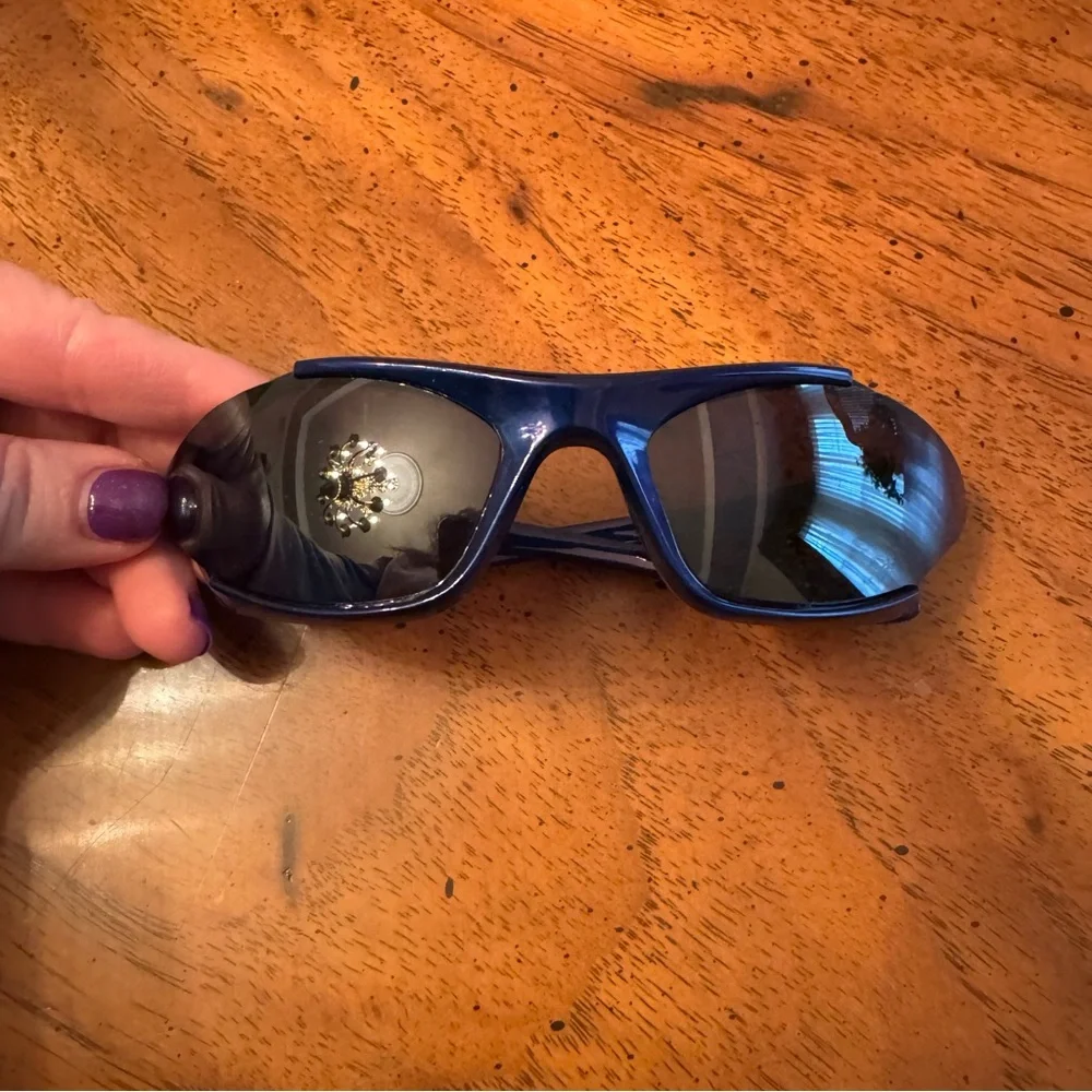 ⭐️ 5/$25 Boy’s blue sunglasses